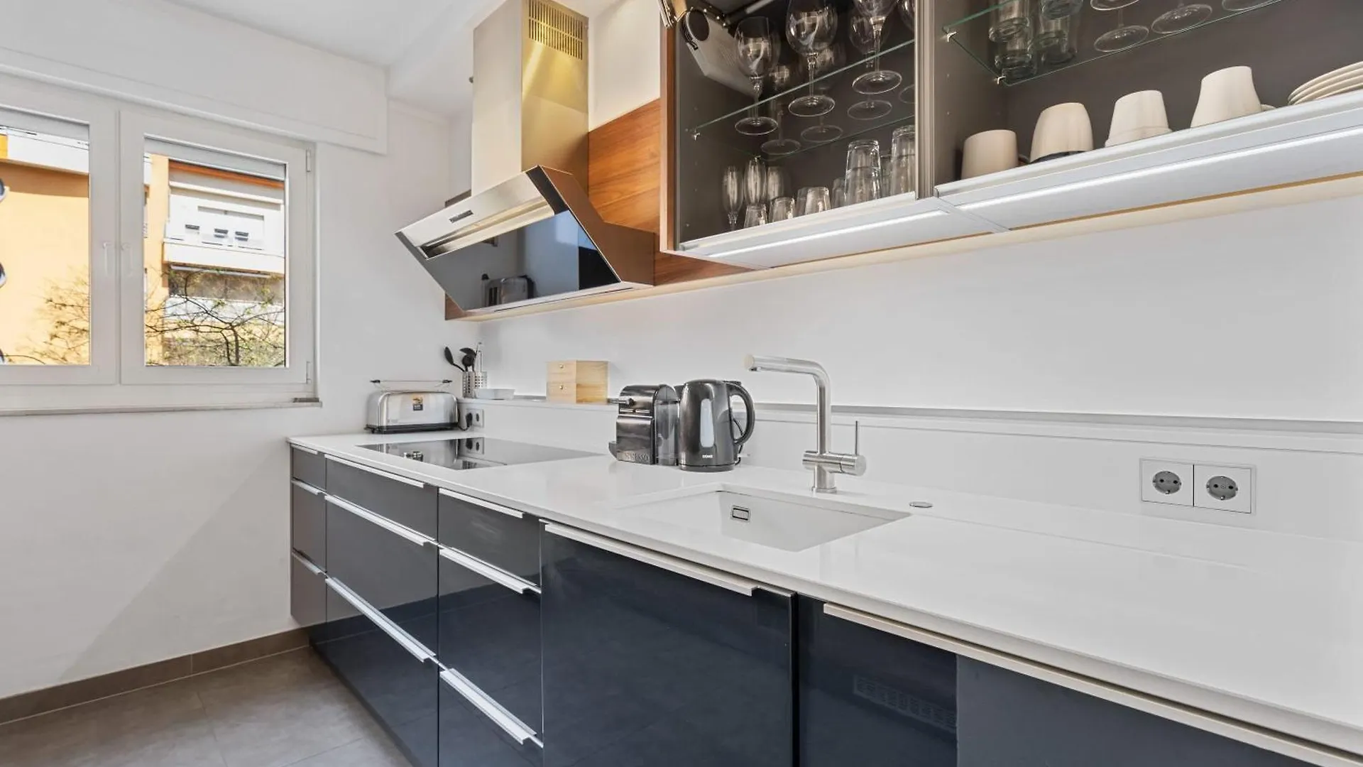 Modern Lux Apartment With Balcony In Luxembourg