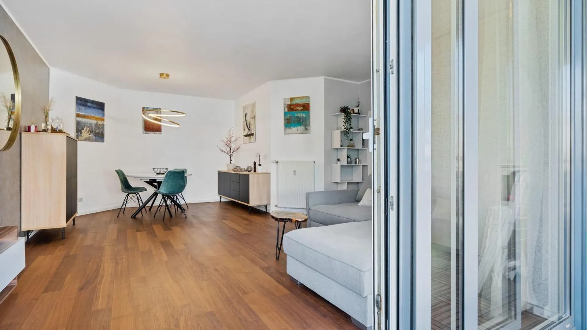 Modern Lux Apartment With Balcony In Luxembourg